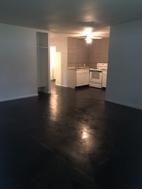 Cresco Apartment: 129 Hilltop Circle