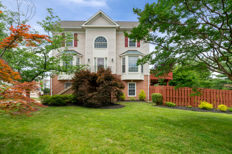 Alexandria Townhome: 7073 Kings Manor Drive