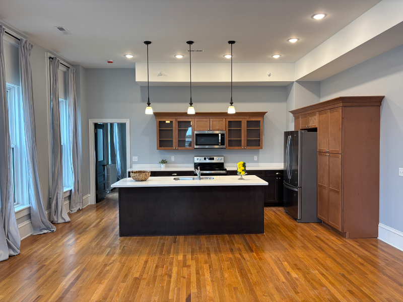 Cedar Rapids Apartment: 225 3rd Ave SW