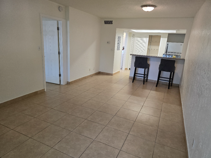Seminole Condo: 8302 Bardmoor Blvd