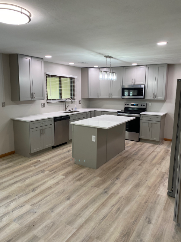 Bellbrook House: 2302 Lakeview Dr