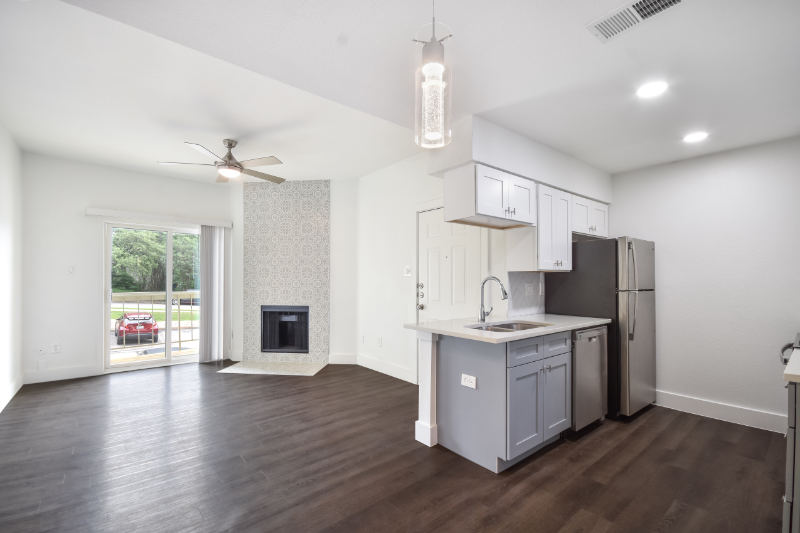 Austin Condo: 114 E 31st St