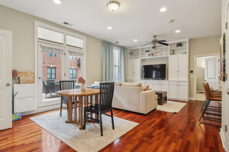 Chicago Condo: 4814 N Damen Ave