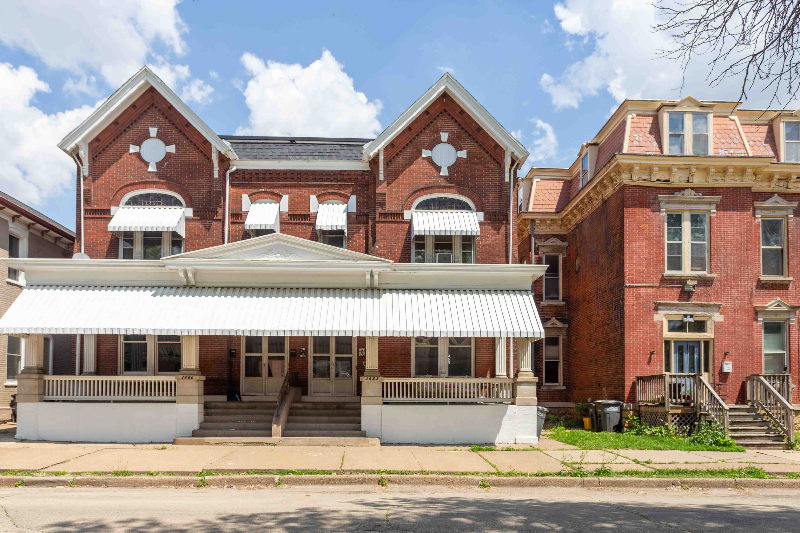 Dubuque Multiplex: 1658 Iowa St