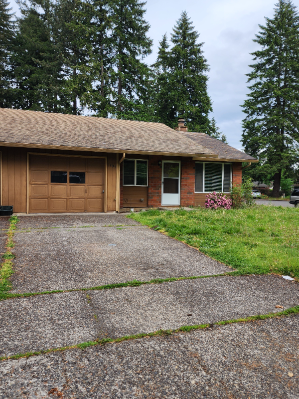 Vancouver House: 1409 NE 143rd Ave