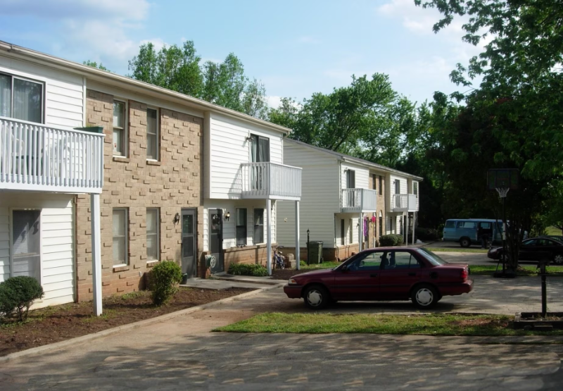 Spindale Multiplex: 131 Carriage Place