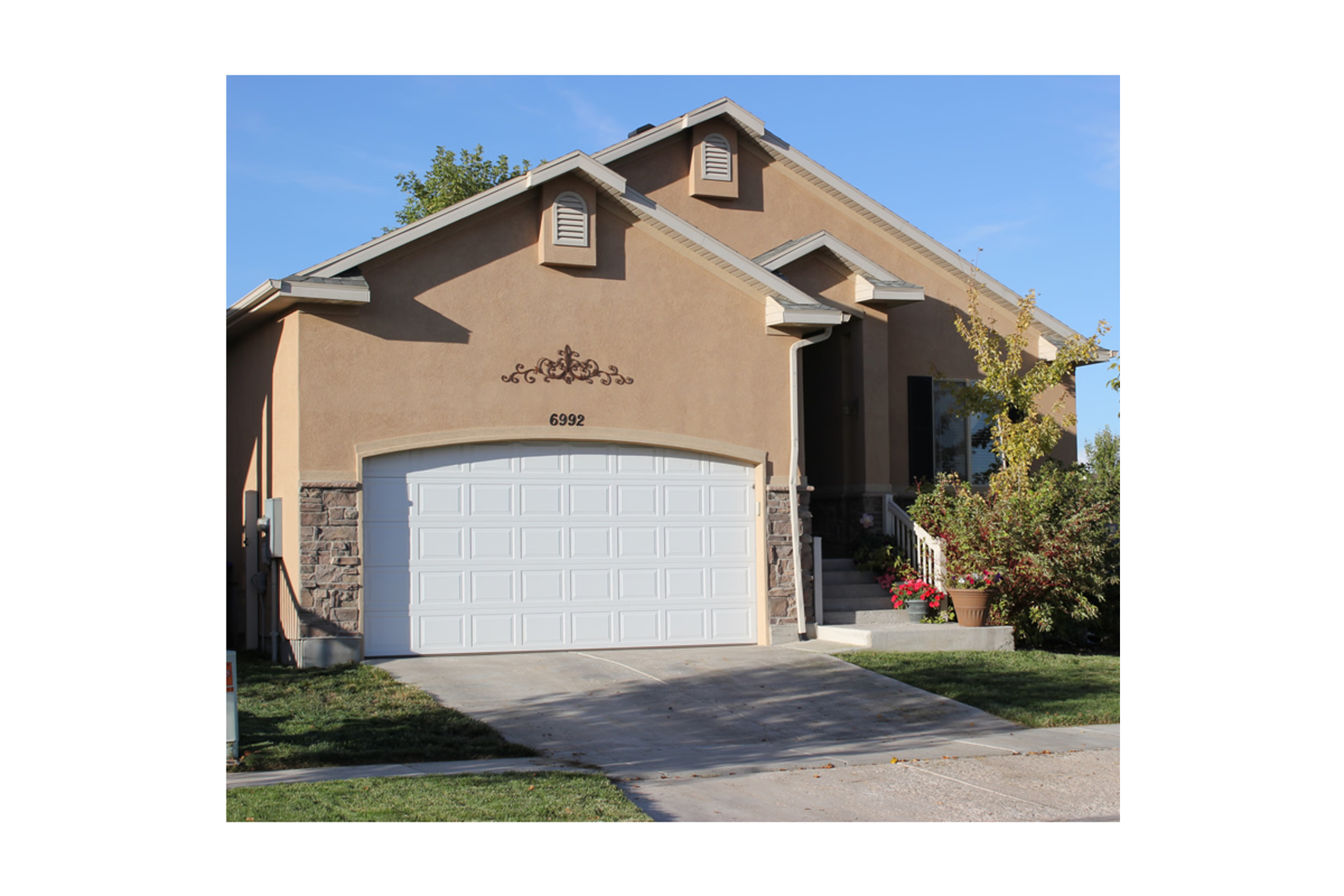 West Jordan House: 6992 W 8090 S