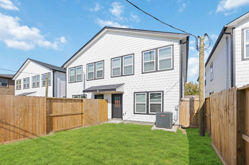 Houston Townhome: 9913 Porto Rico Rd