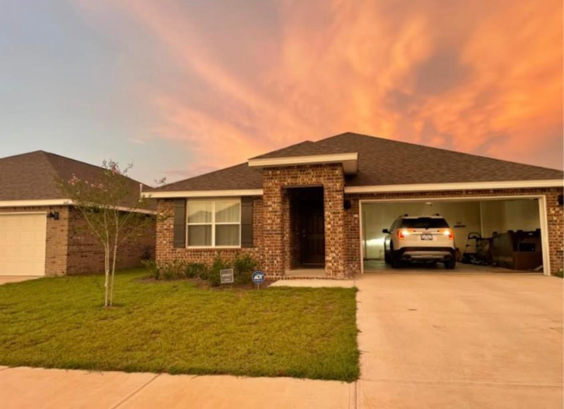 Crestview House: 4611 Reveille Way