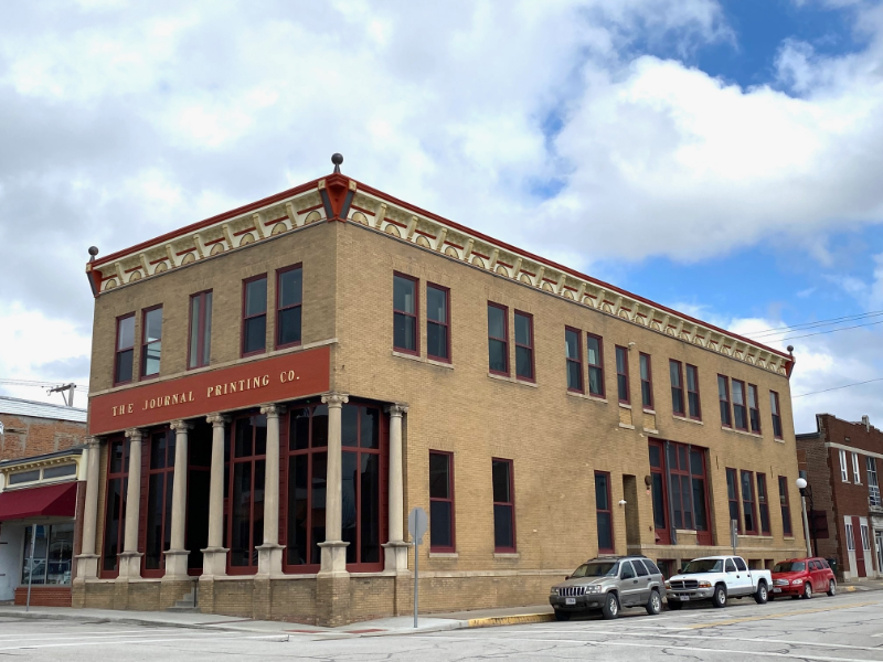 Kirksville Apartment: 112 West McPherson St