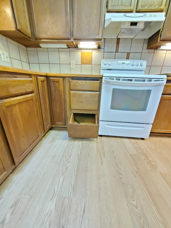 Estacada House: 535 N Broadway St