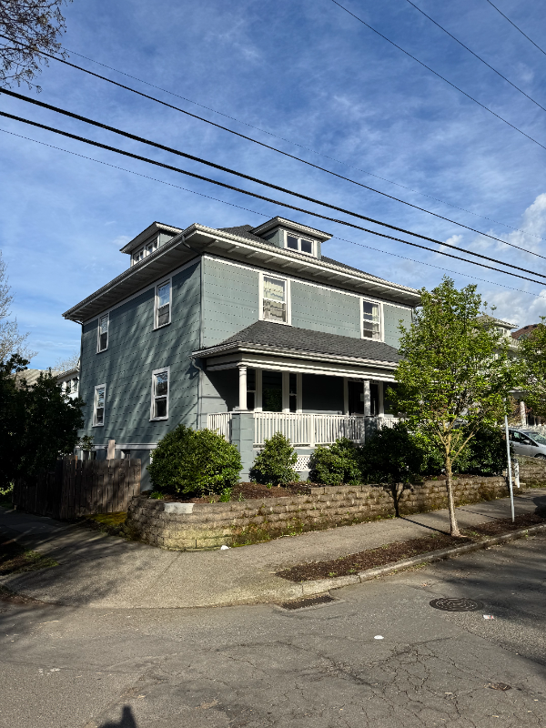 Portland Apartment: 1035 SE 14th Avenue, Unit #2