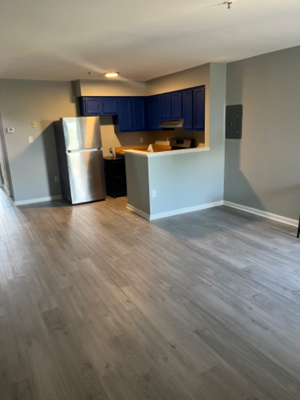 Baltimore Apartment: 1037 W Baltimore Street