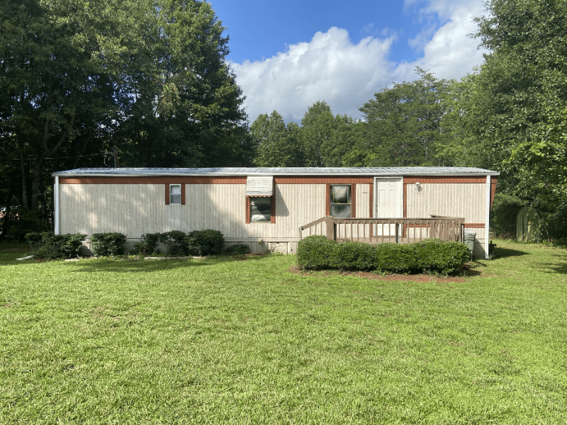 Easley House: 110 Woodland Dr