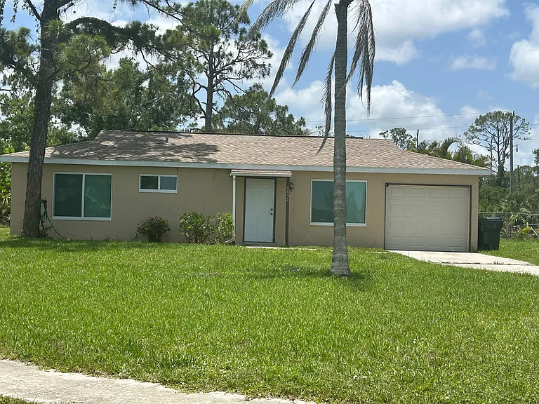 North Port House: 6845 Etna Court