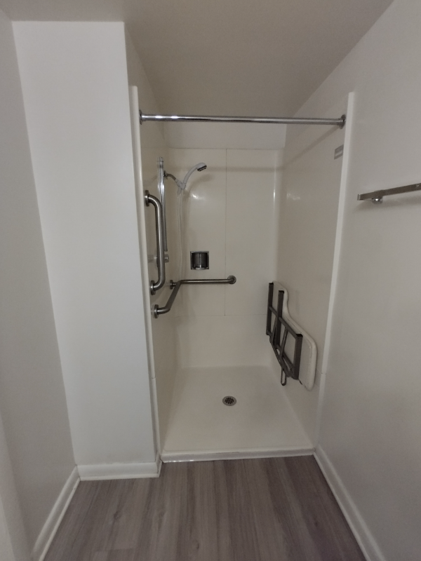 Lynchburg Apartment: 600 Reusens Road