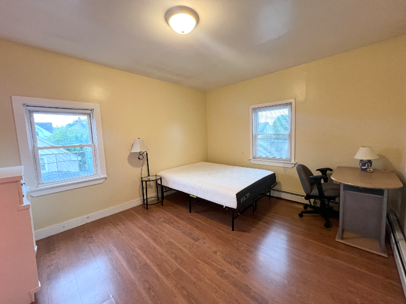 Providence Single Room: 206 California Ave