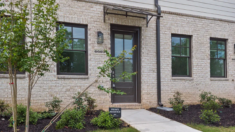 3 Bedroom Townhome – 6603 Beacon Drive, Atlanta, GA