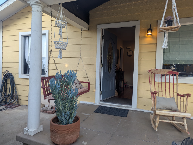 Los Angeles House: 518 S Kern Ave