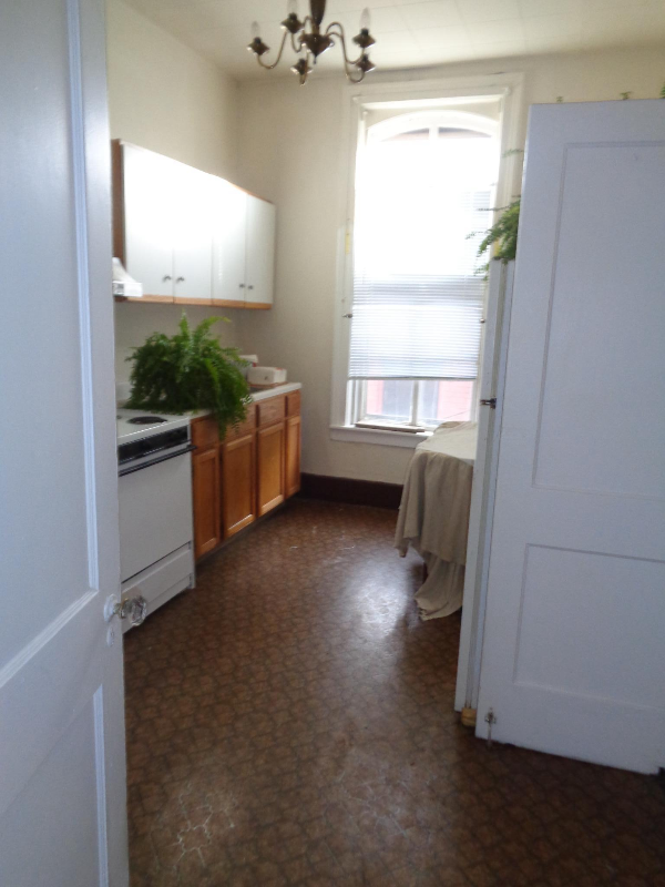 YPSILANTI Apartment: 12-24 N HURON