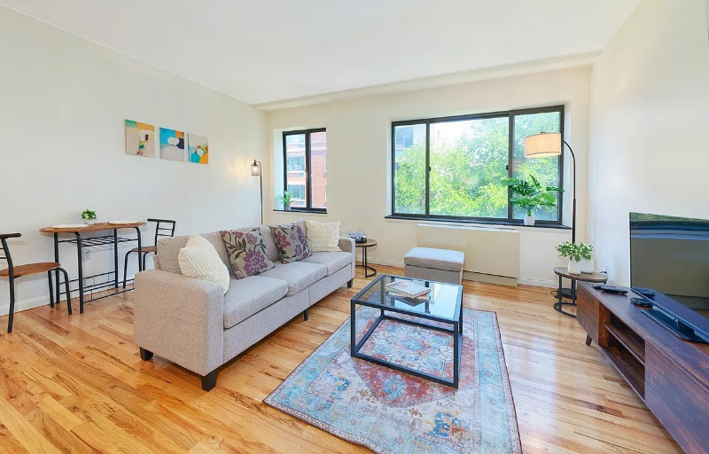 New York Condo: 69 E 130th St