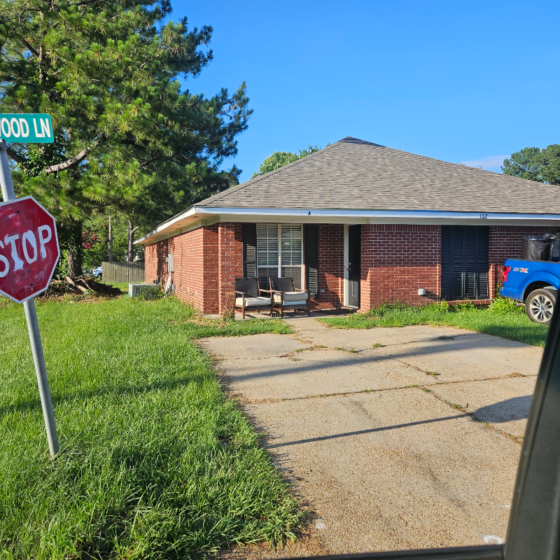 Brandon Townhome: 102 Brendalwood Ln