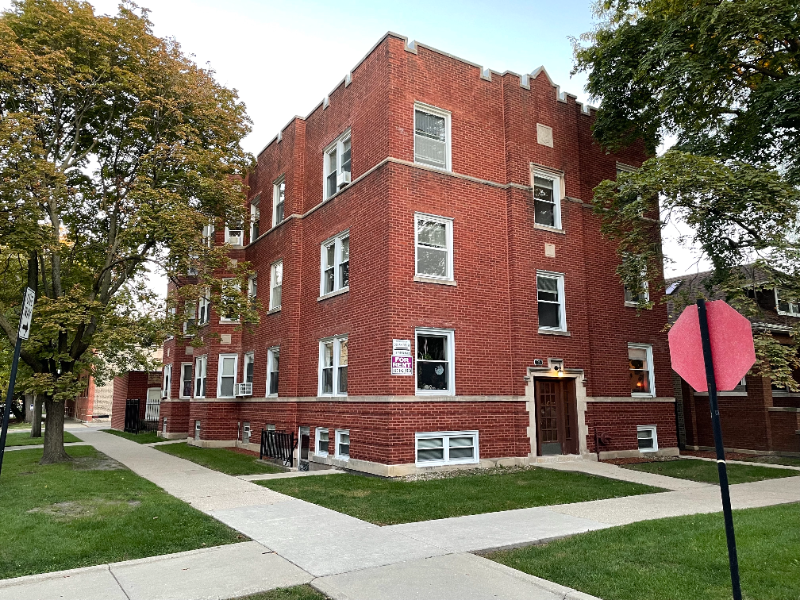 Chicago Apartment: 3357 N Monticello