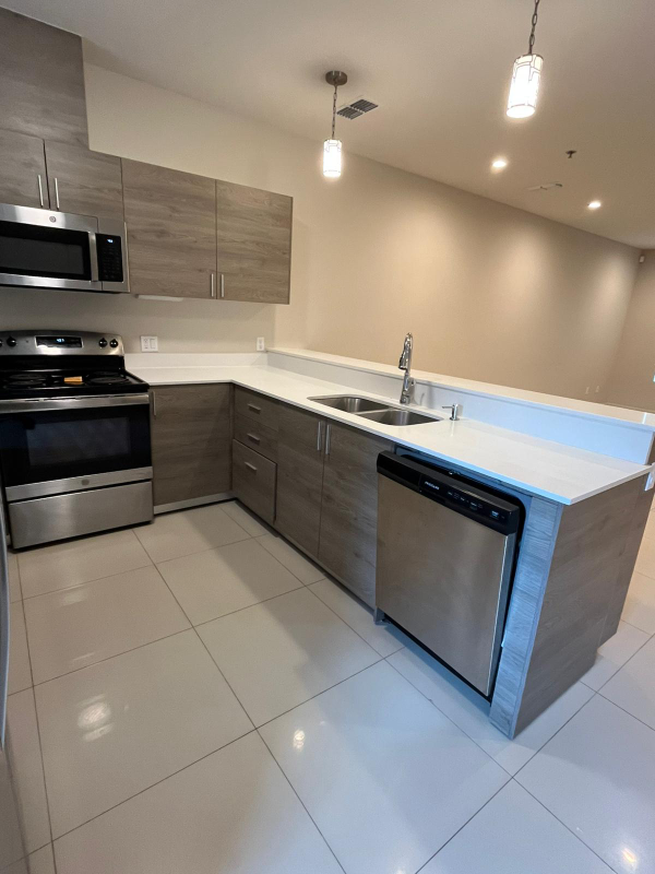 Edinburg Townhome: 404 Newport
