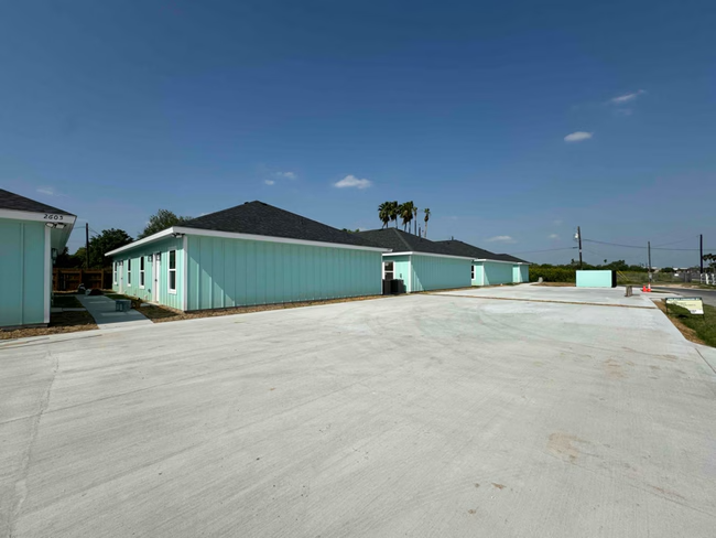 Harlingen Apartment: 2605 N 21st Street