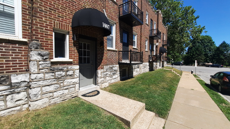 St Louis Apartment: 1003 Art Hill Pl.