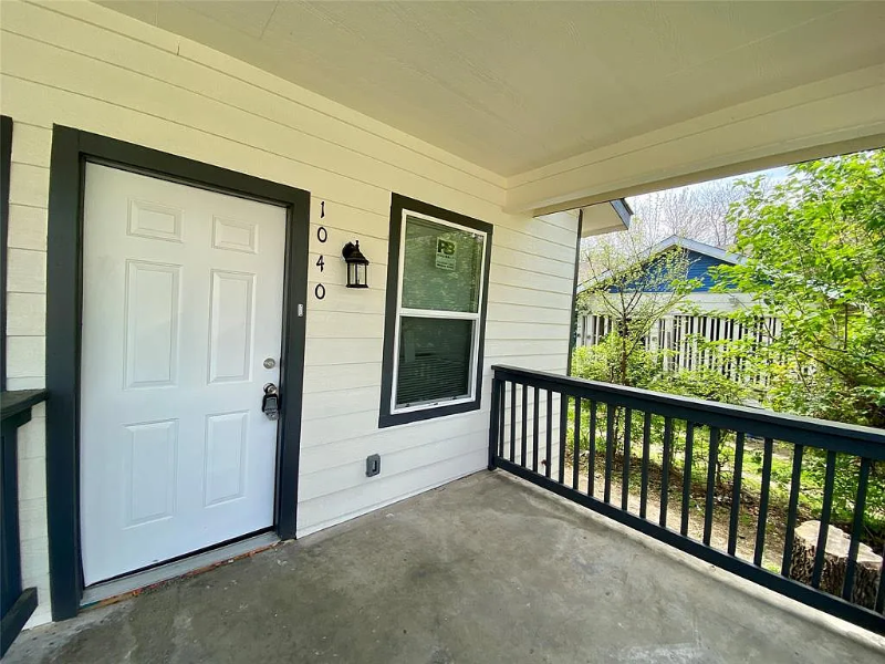 Fort Worth Townhome: 1040 E Richmond Ave