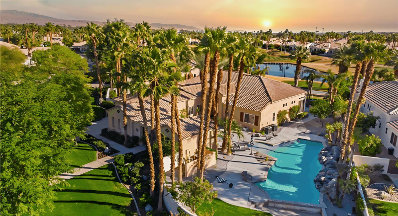 La Quinta House: 81015 Golf View Dr