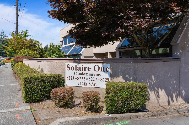 Edmonds Townhome: 8229 212th St SW