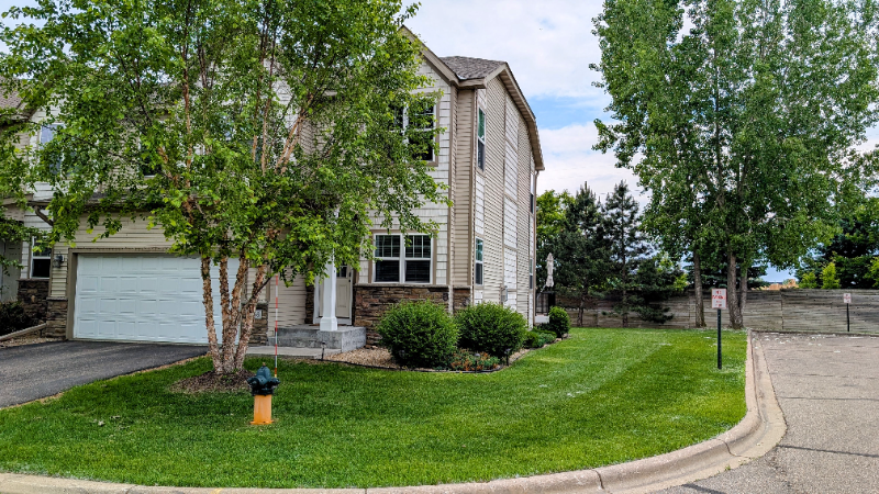 Shakopee Townhome: 2568 Vierling Dr E