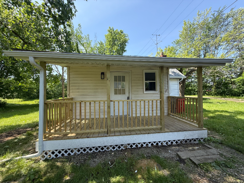 Pataskala House: 12148 Broad St SW