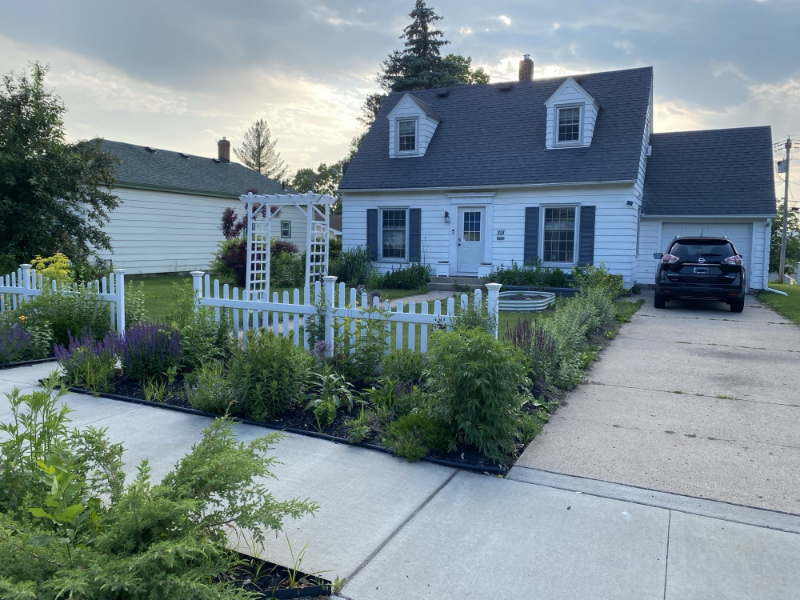 Le sueur House: 218 s 4th st