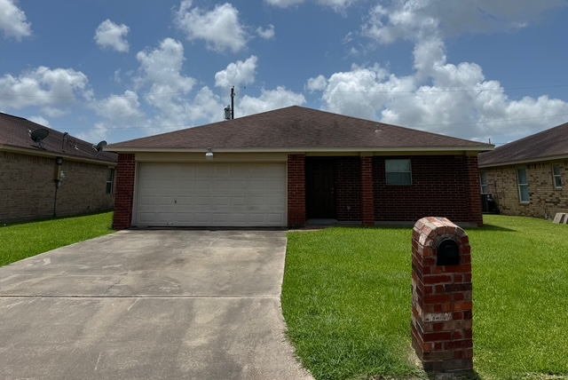 Texas City House: 2417-25 1/2 Street North