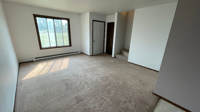 Mayville Townhome: 122 8th Ave SE