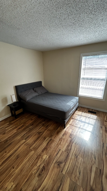 Tampa Single Room: 1104 E Genesee St