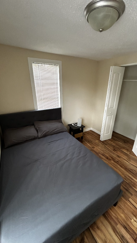 Tampa House: 1104 E Genesee St