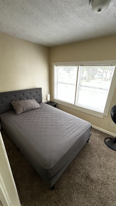 Tampa Single Room: 1104 E Genesee St