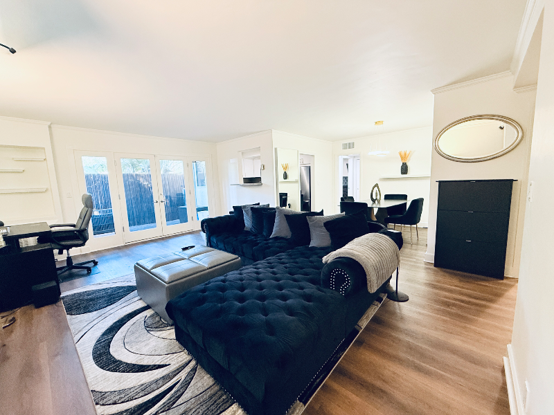 Los Angeles Condo: 7560 Hollywood Blvd #101