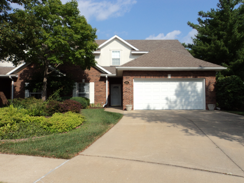 Columbia Townhome: 206 Blue Sky Ct