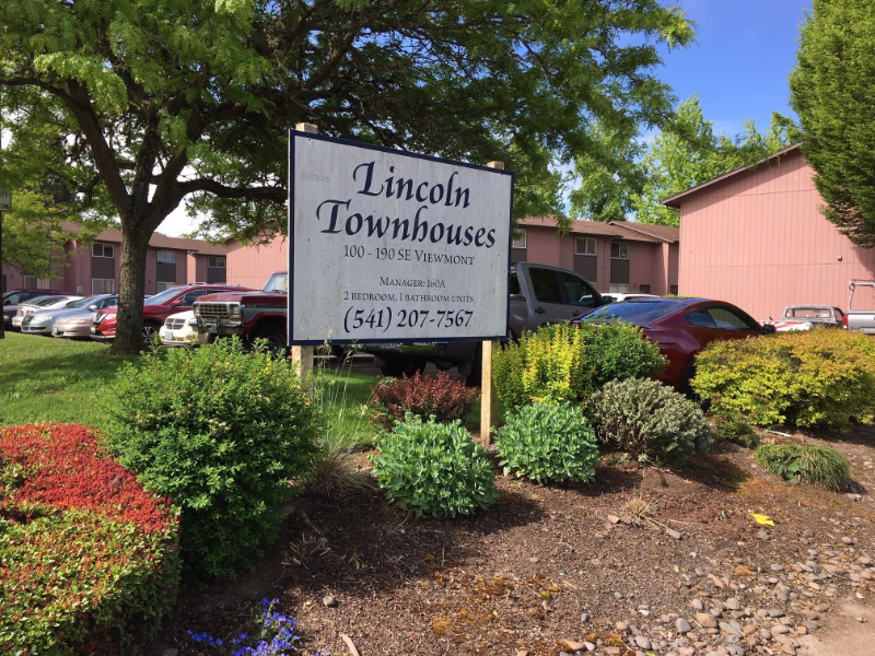 Corvallis Apartment: 100-190 SE Viewmont Ave