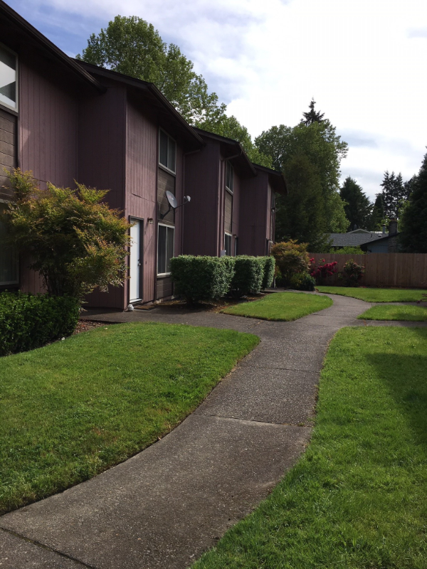 Corvallis Apartment: 100-190 SE Viewmont Ave