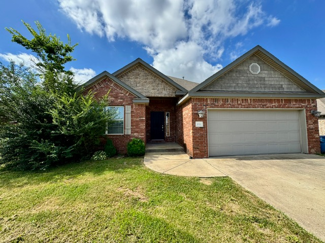 Bentonville House: 2701 SW Ledbury Cove
