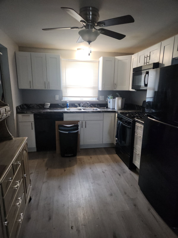Eastlake House: 1237 hulett