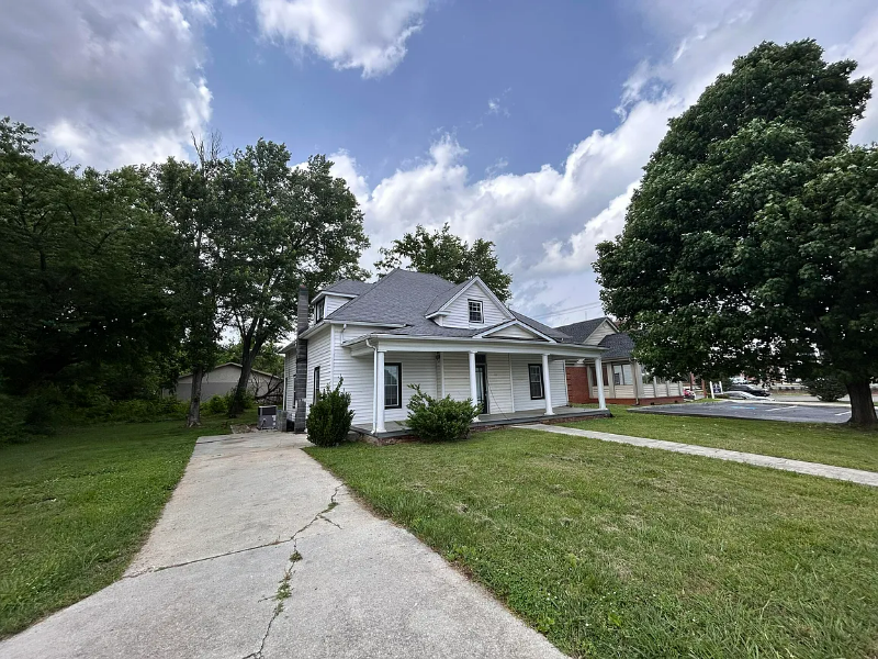 Morristown House: 510 W Third North St