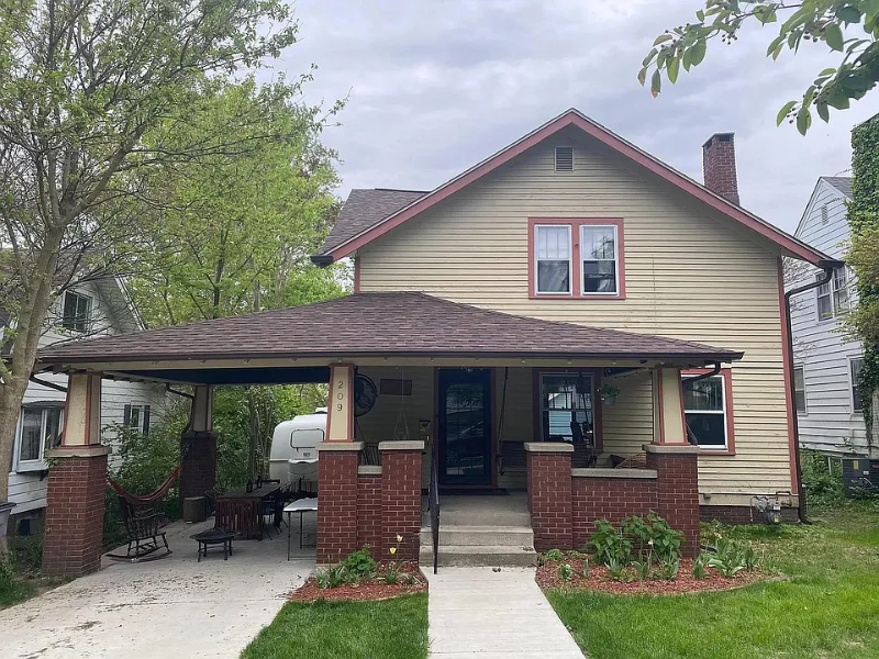 West Lafayette House: 209 E. Lutz Avenue