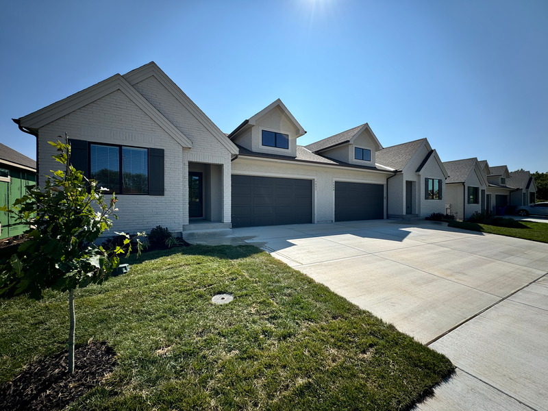 Lees Summit Townhome: 1432 SW Winthrop Ter